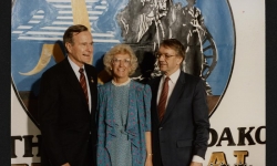 President bush with Governor and Mrs. Sinner